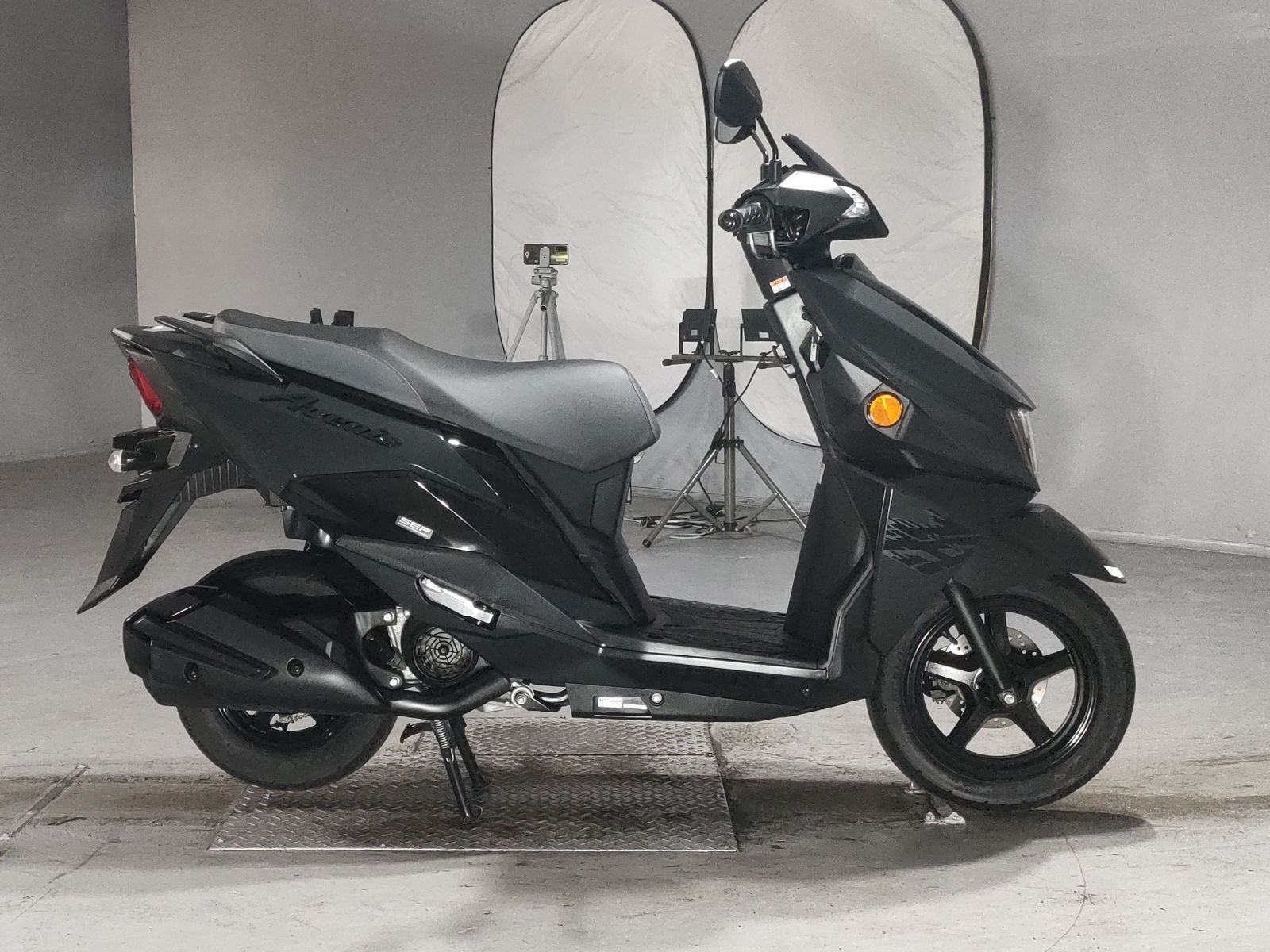 Suzuki AVENIS125