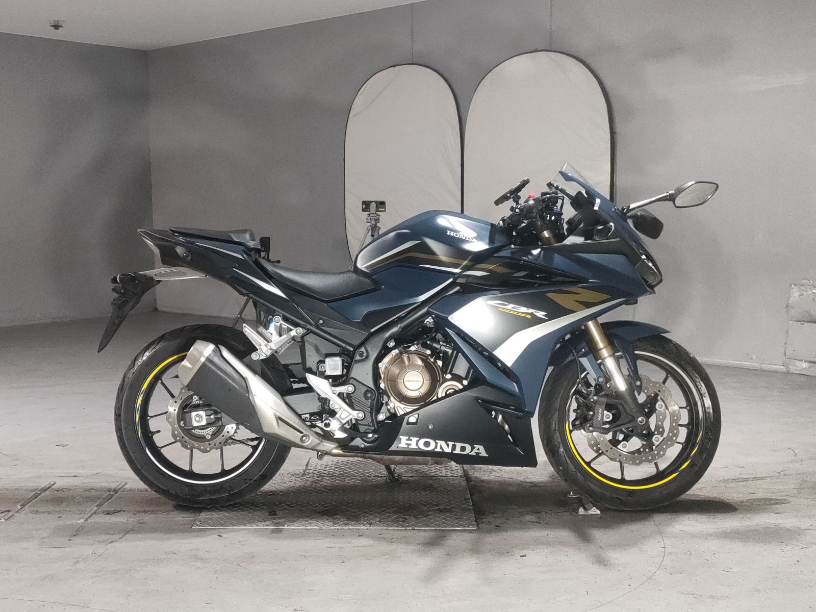 Honda CBR400R