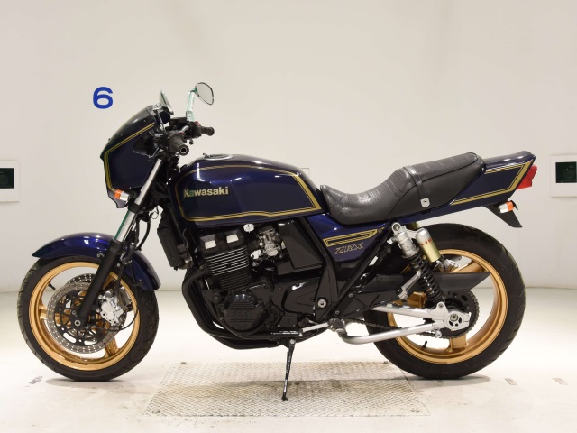 Kawasaki ZRX400
