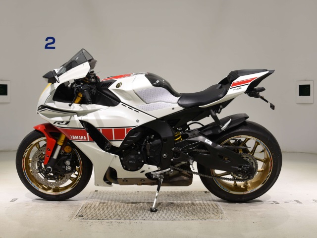 Yamaha YZF-R1