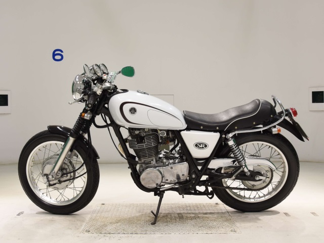Yamaha SR400-2