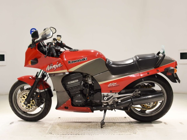 Kawasaki GPZ900R