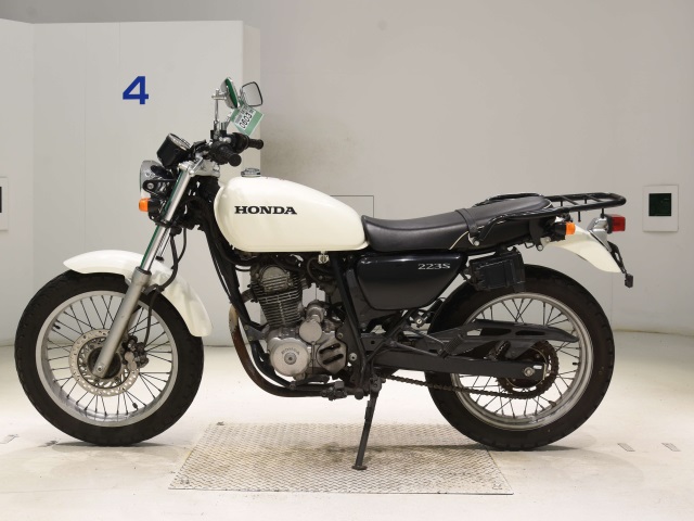 Honda CB223S