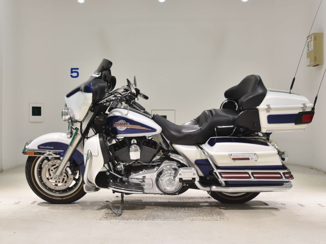 Harley-Davidson HARLEY FLHTCU1580