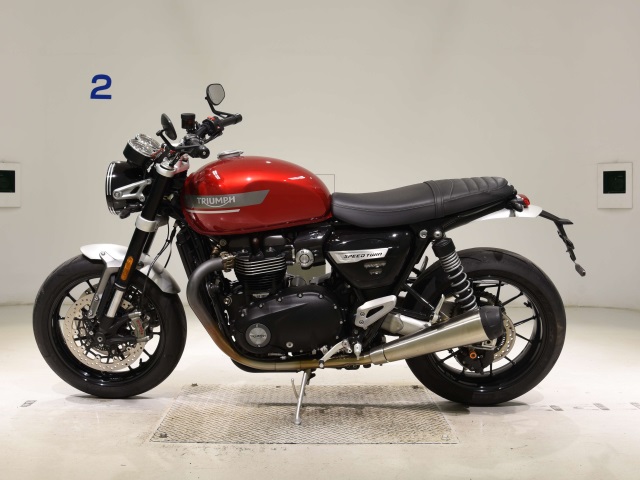 OTHER TRIUMPH SPEED TWIN