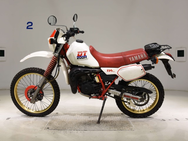 Yamaha DT200R