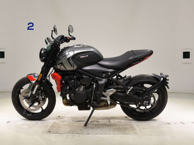 OTHER TRIUMPH TRIDENT 660
