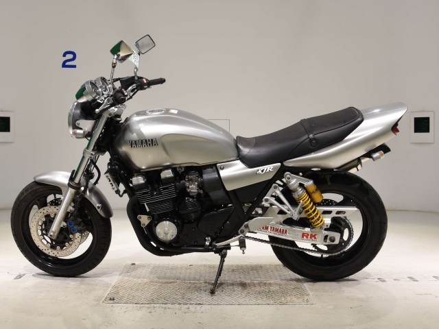 Yamaha XJR400R-3
