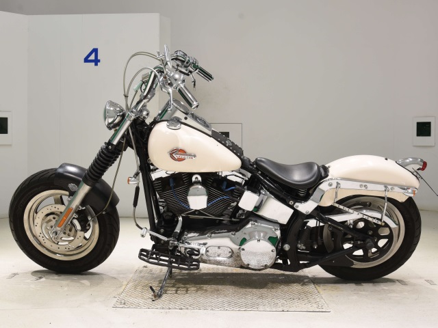 Harley-Davidson HARLEY FLSTCI1450
