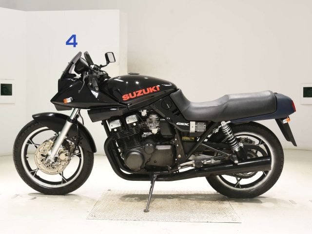 Suzuki GSX750S KATANA