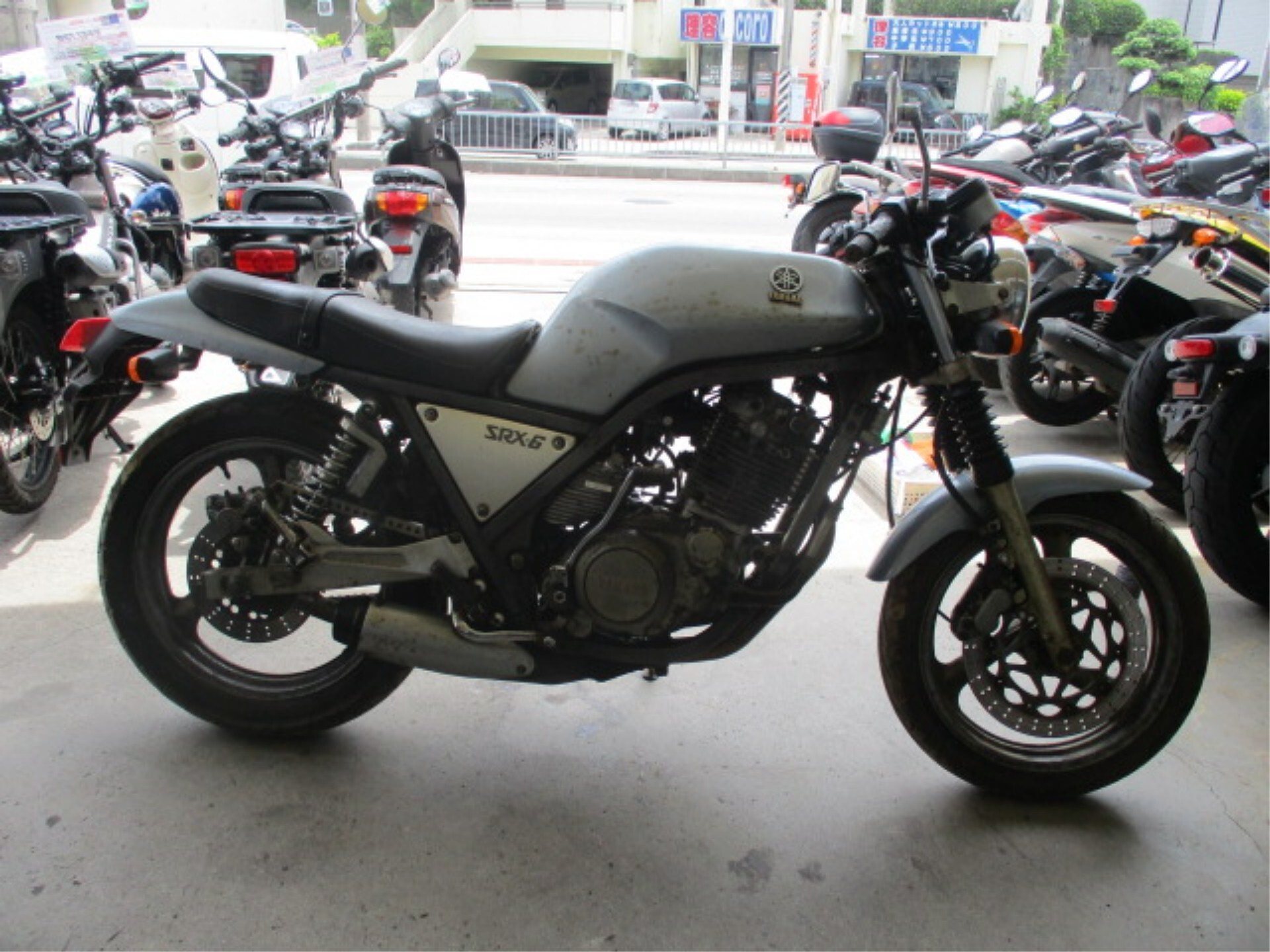 Yamaha SRX600-1