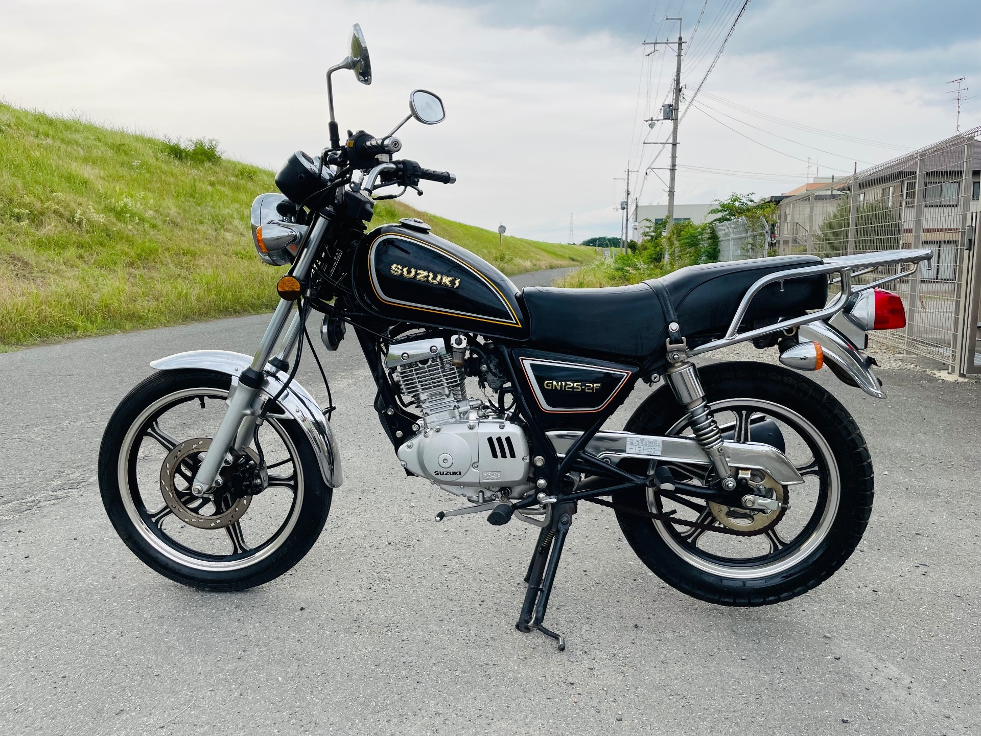 Suzuki GN125-2F