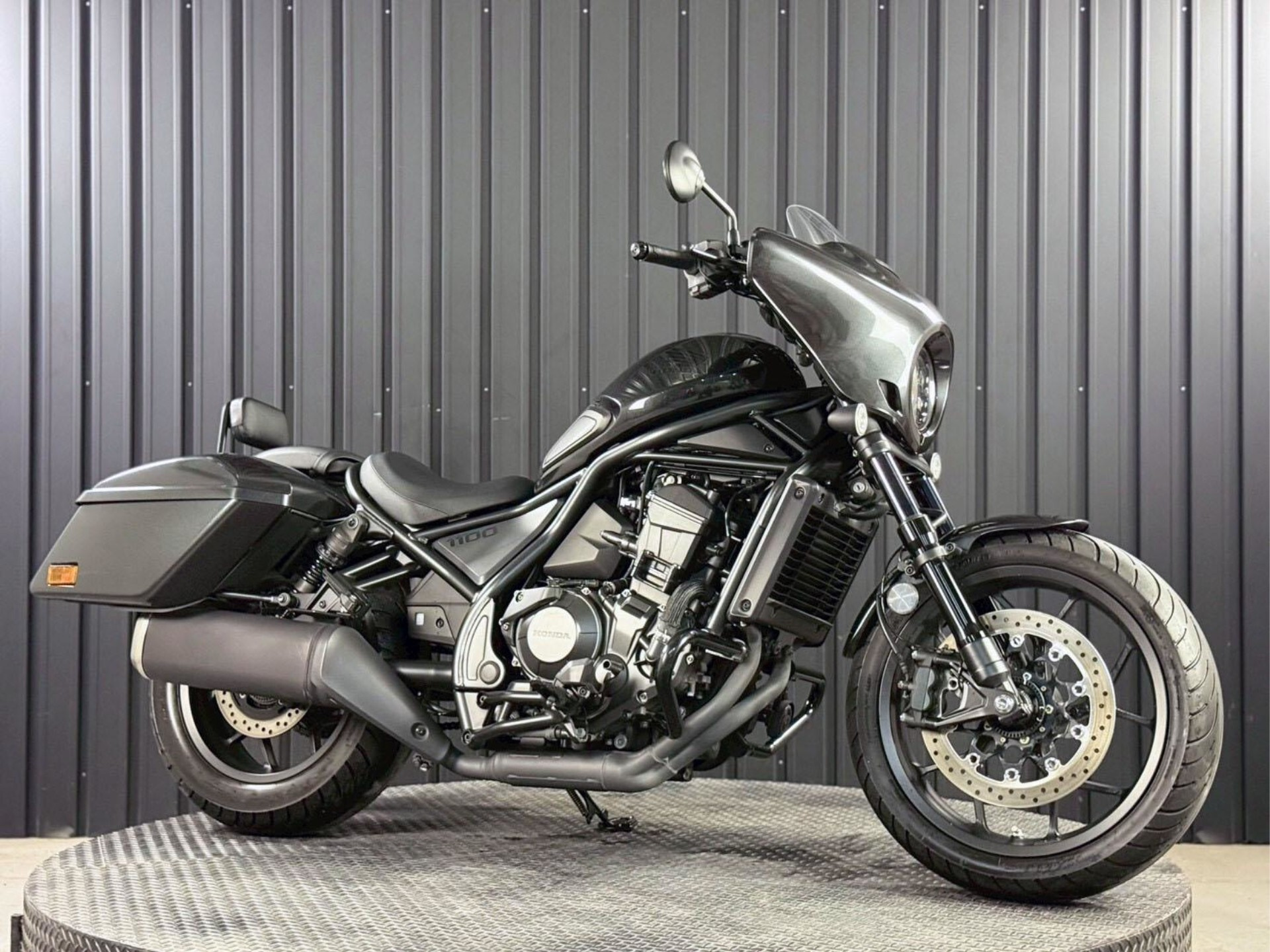 OTHER REBEL 1100T