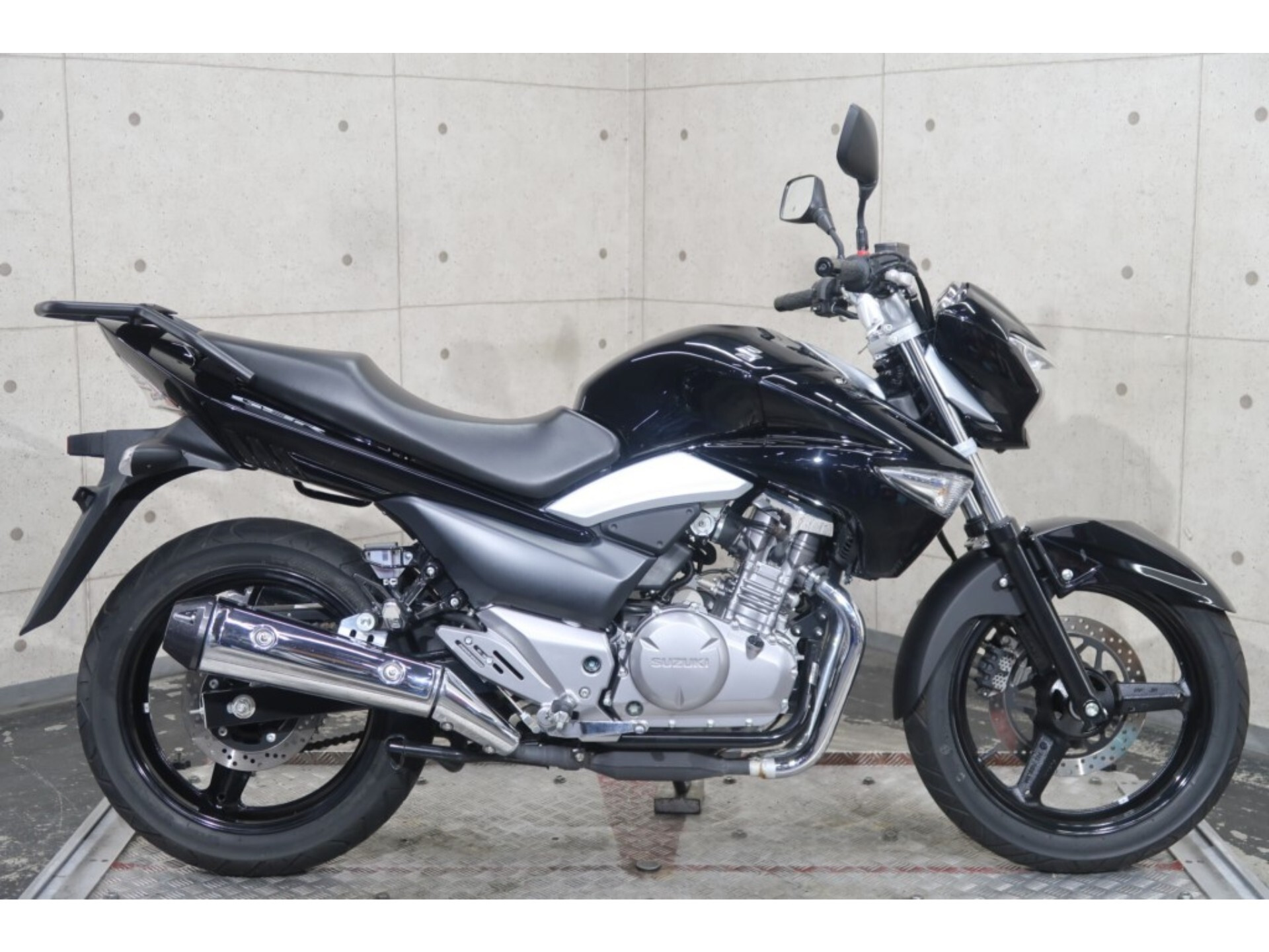 Suzuki GSR250