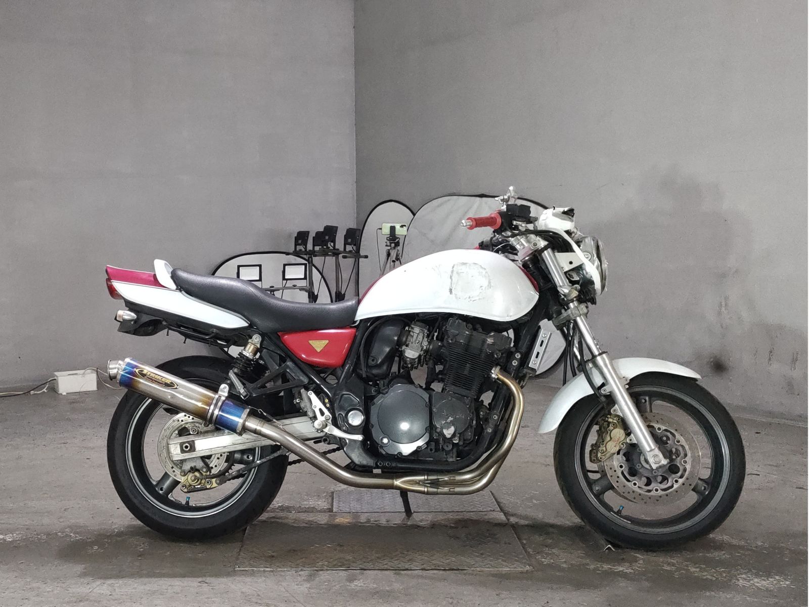 Suzuki INAZUMA 400