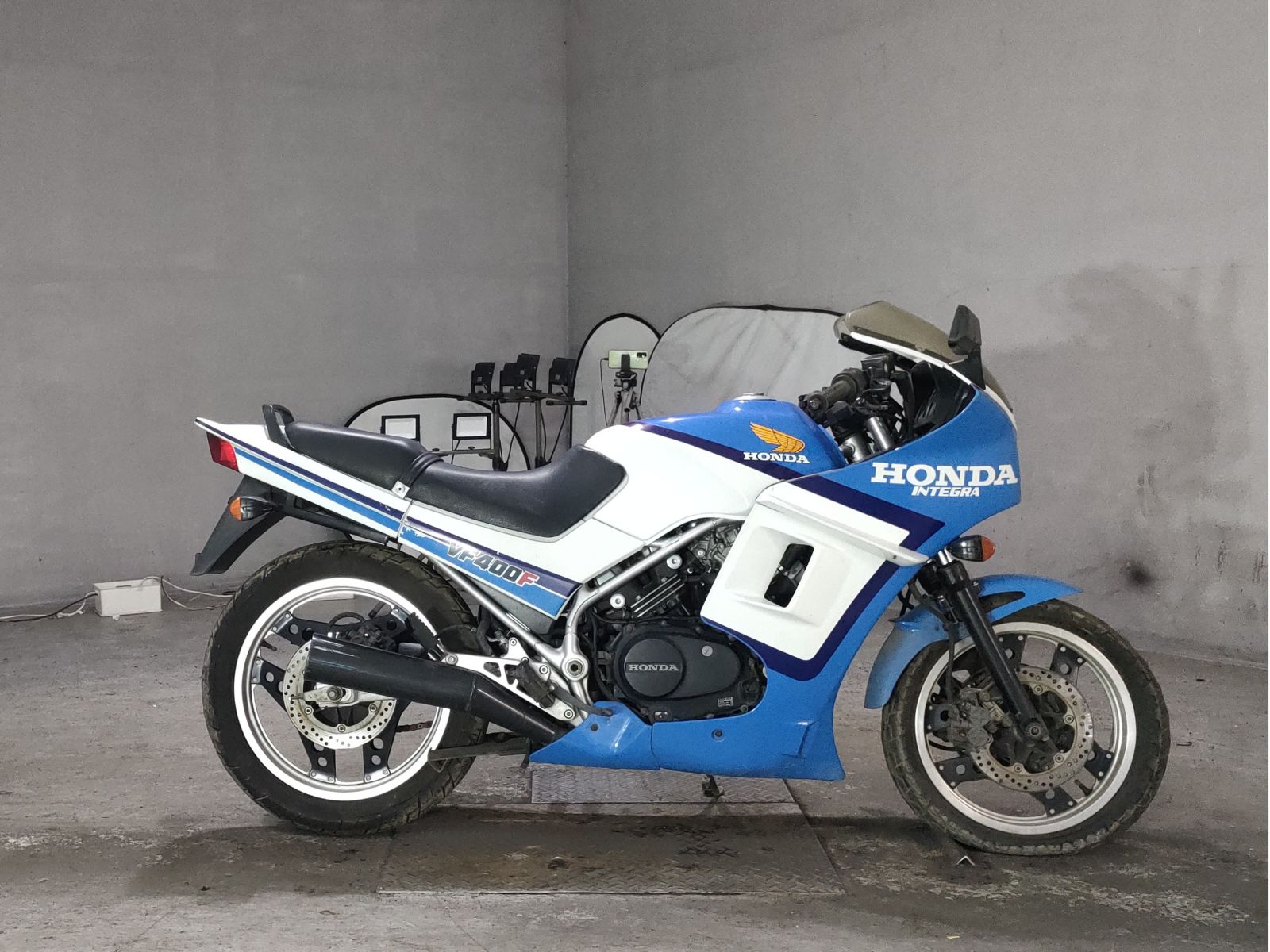Honda VF400F INTEGRA