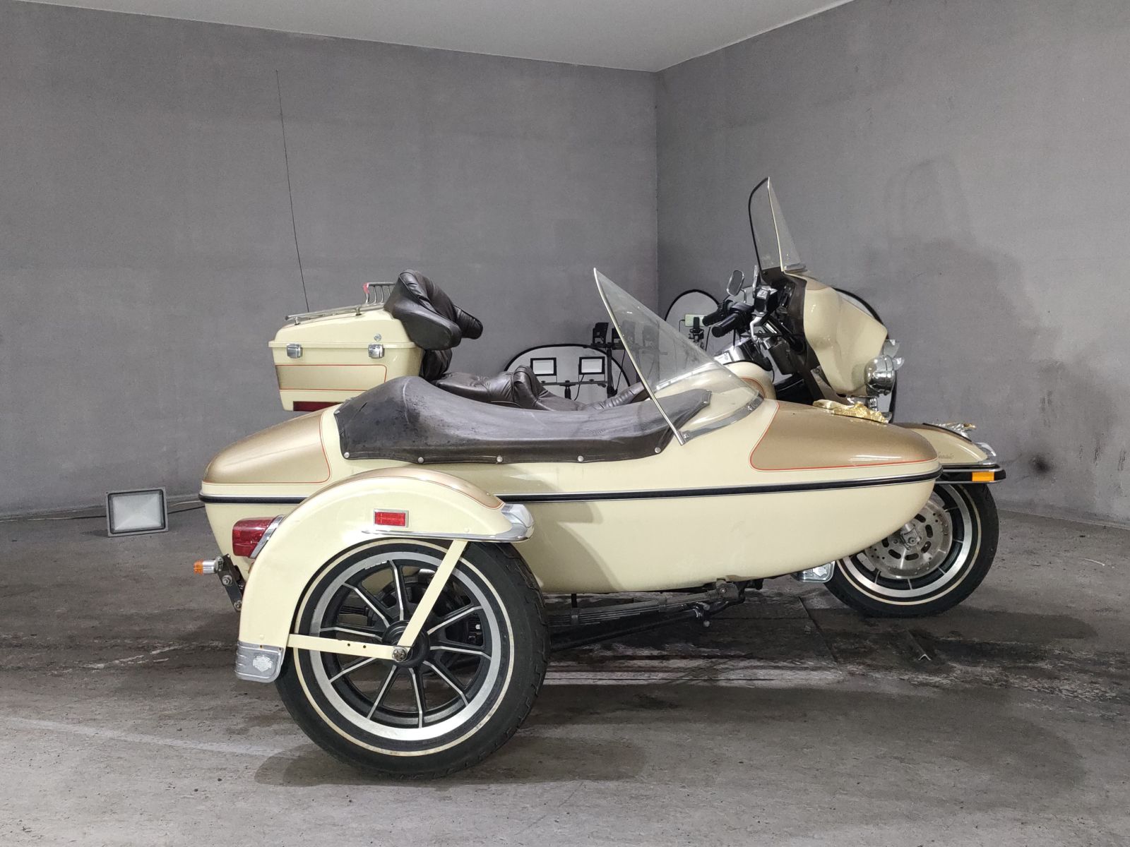 Harley-Davidson HARLEY FLHTC1340 SIDE-CAR