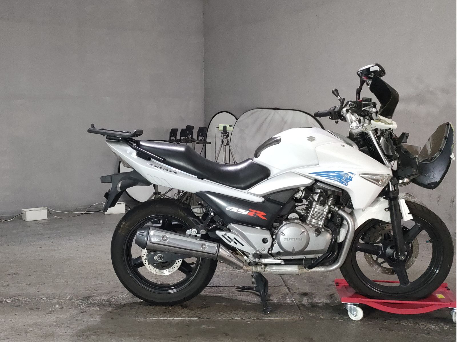 Suzuki GSR250