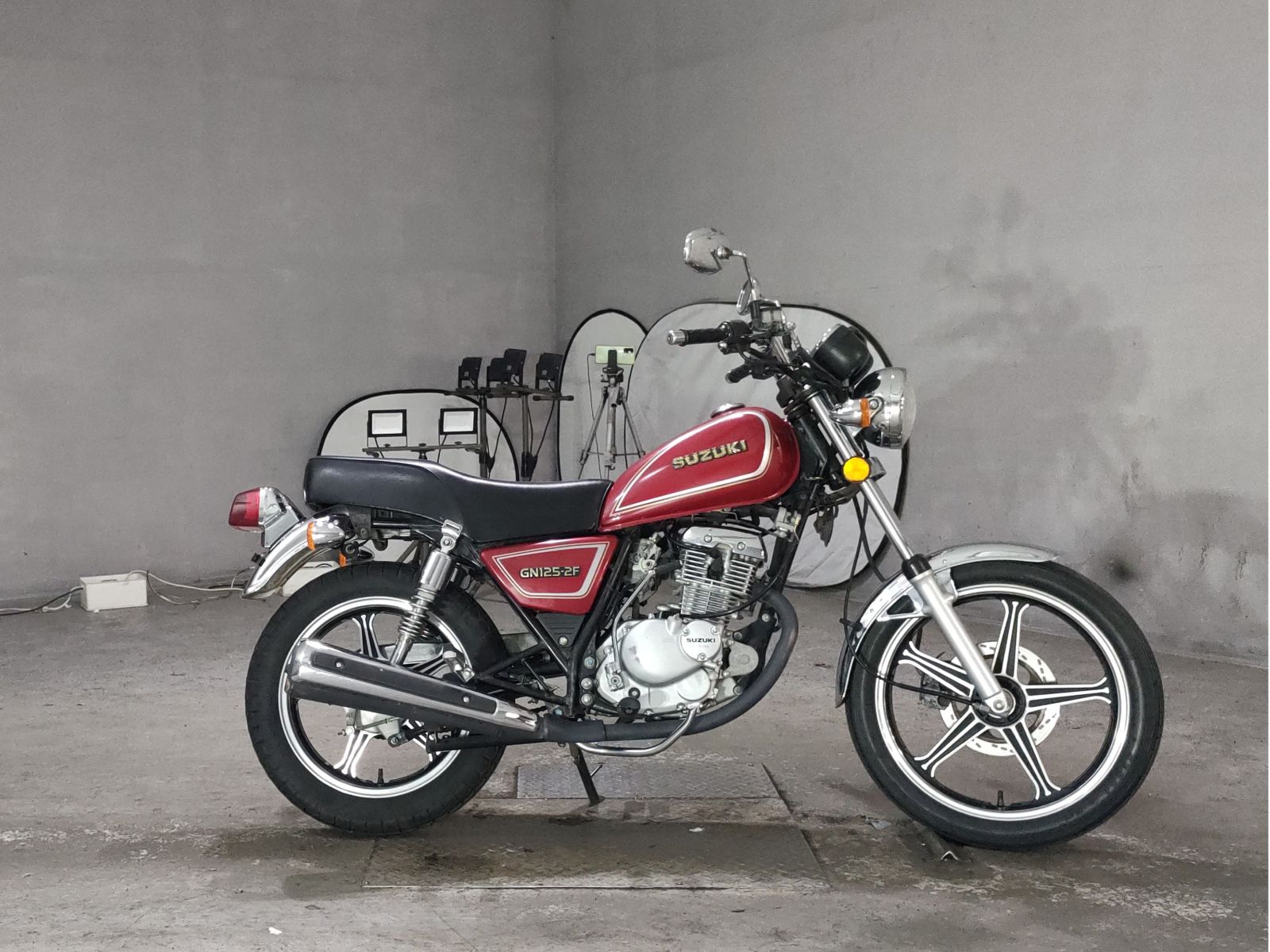 Suzuki GN125-2F