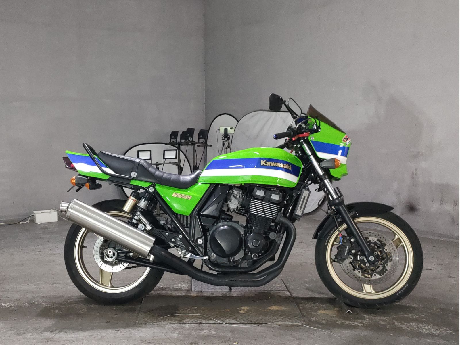 Kawasaki ZRX400