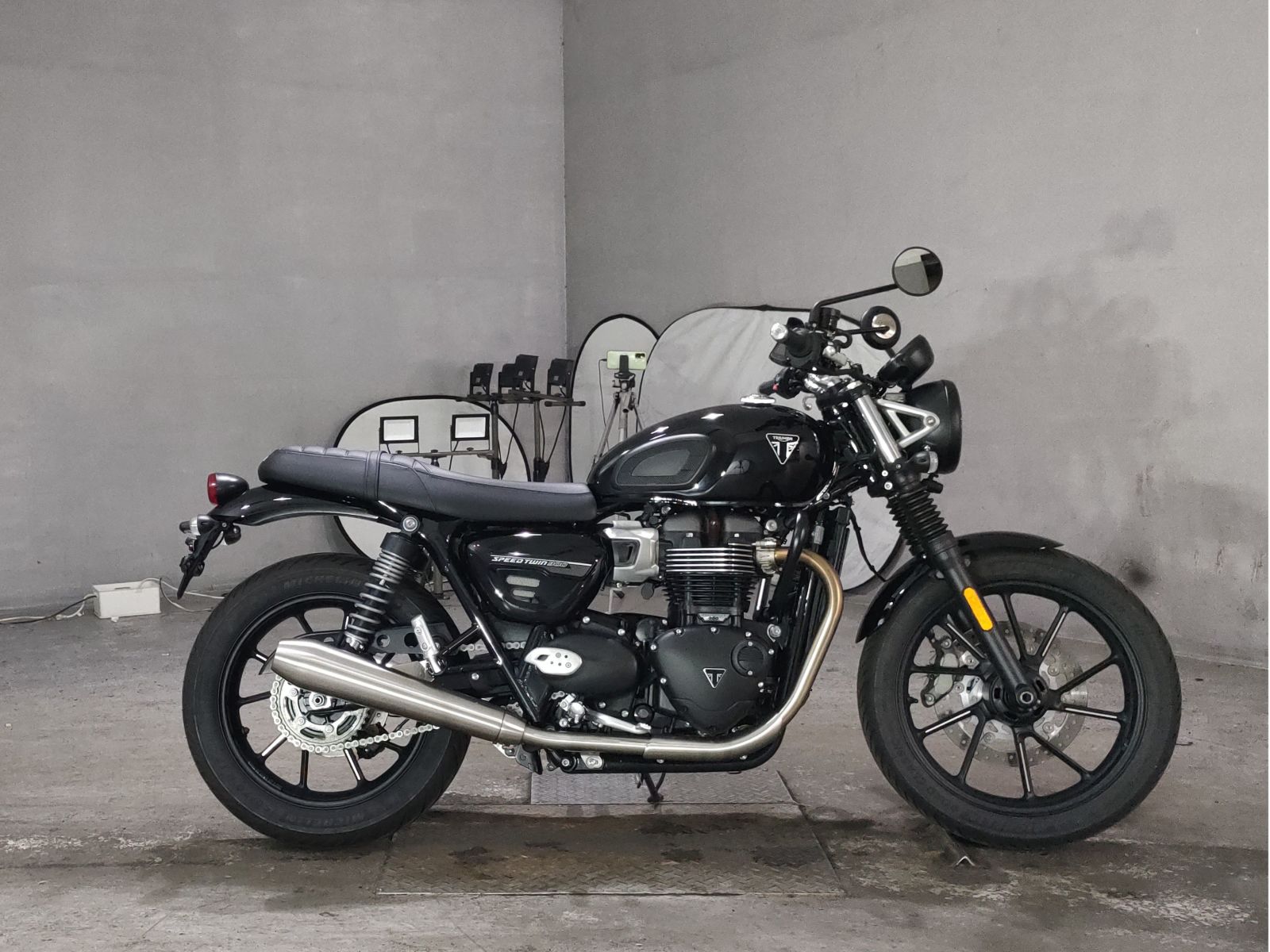 OTHER TRIUMPH SPEED TWIN 900