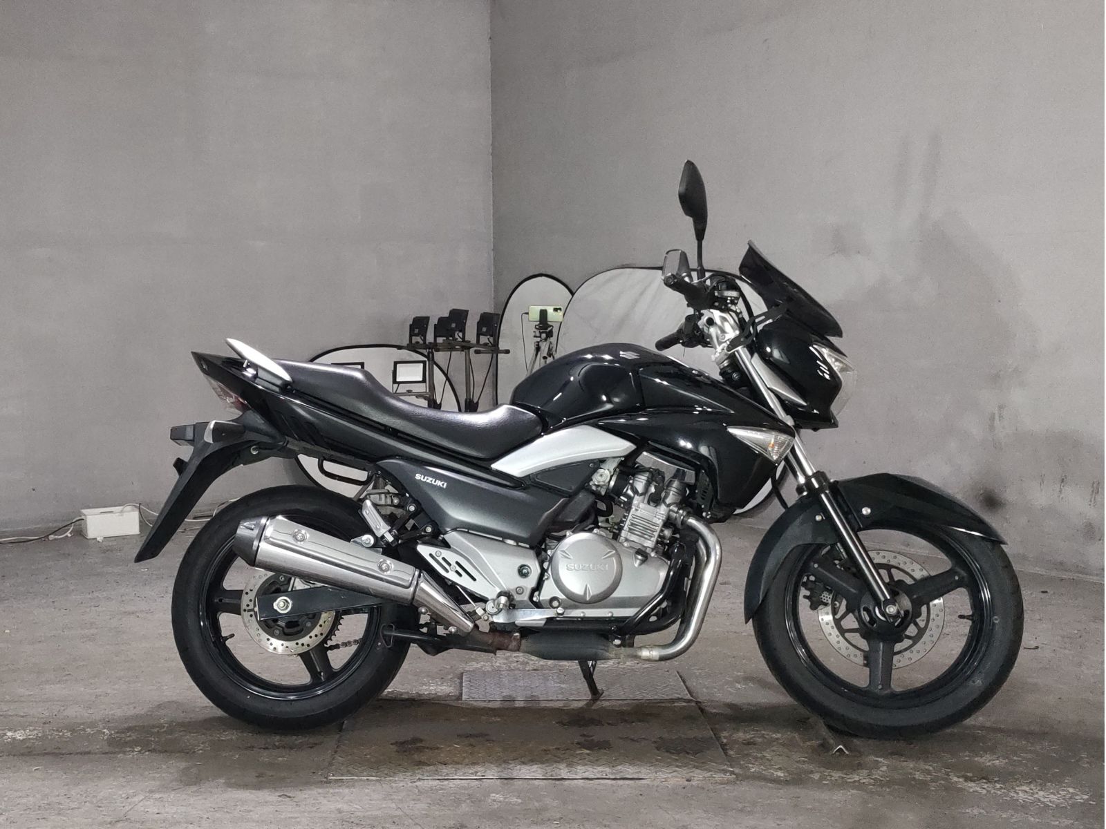 Suzuki GSR250