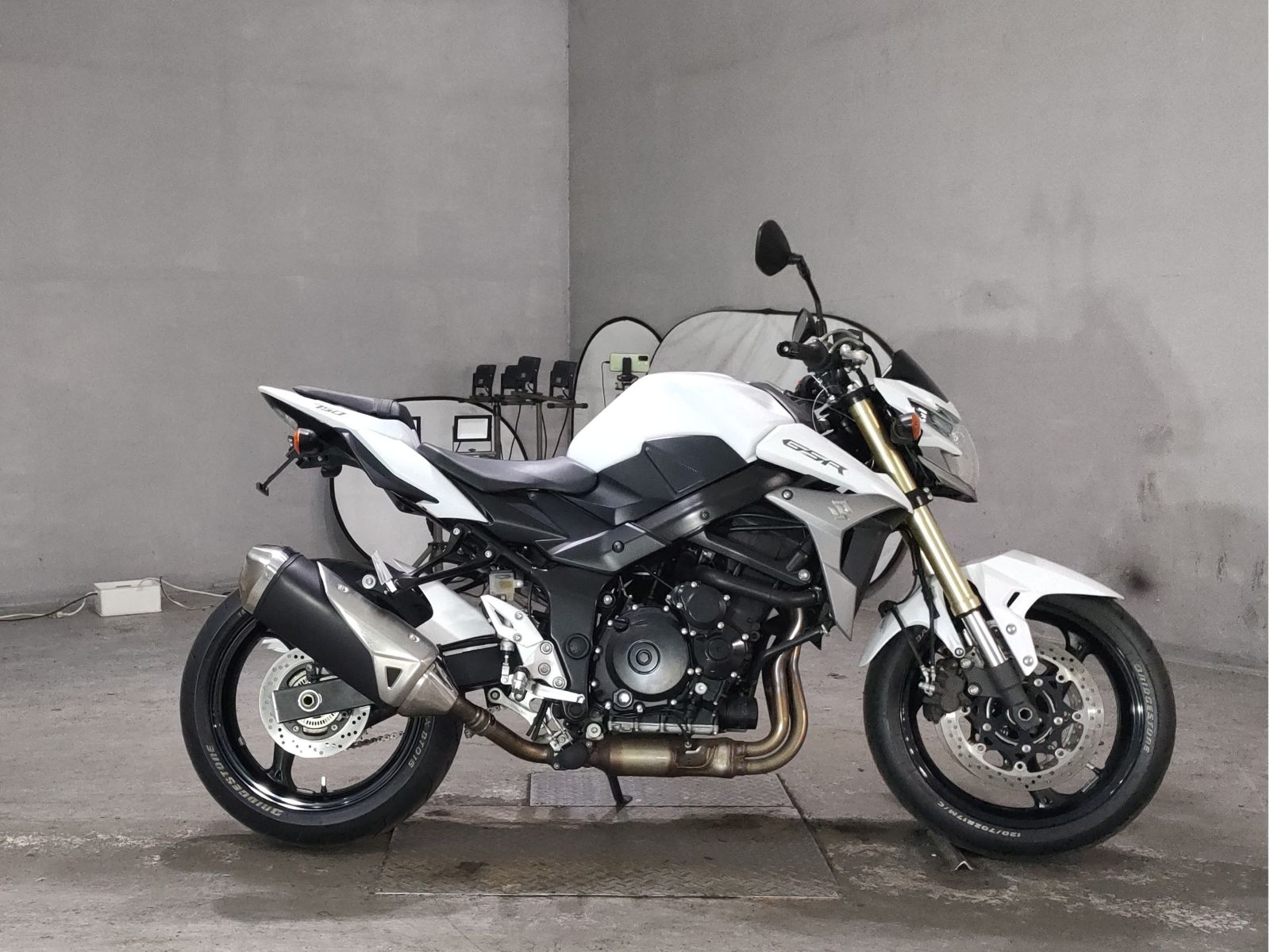 Suzuki GSR750