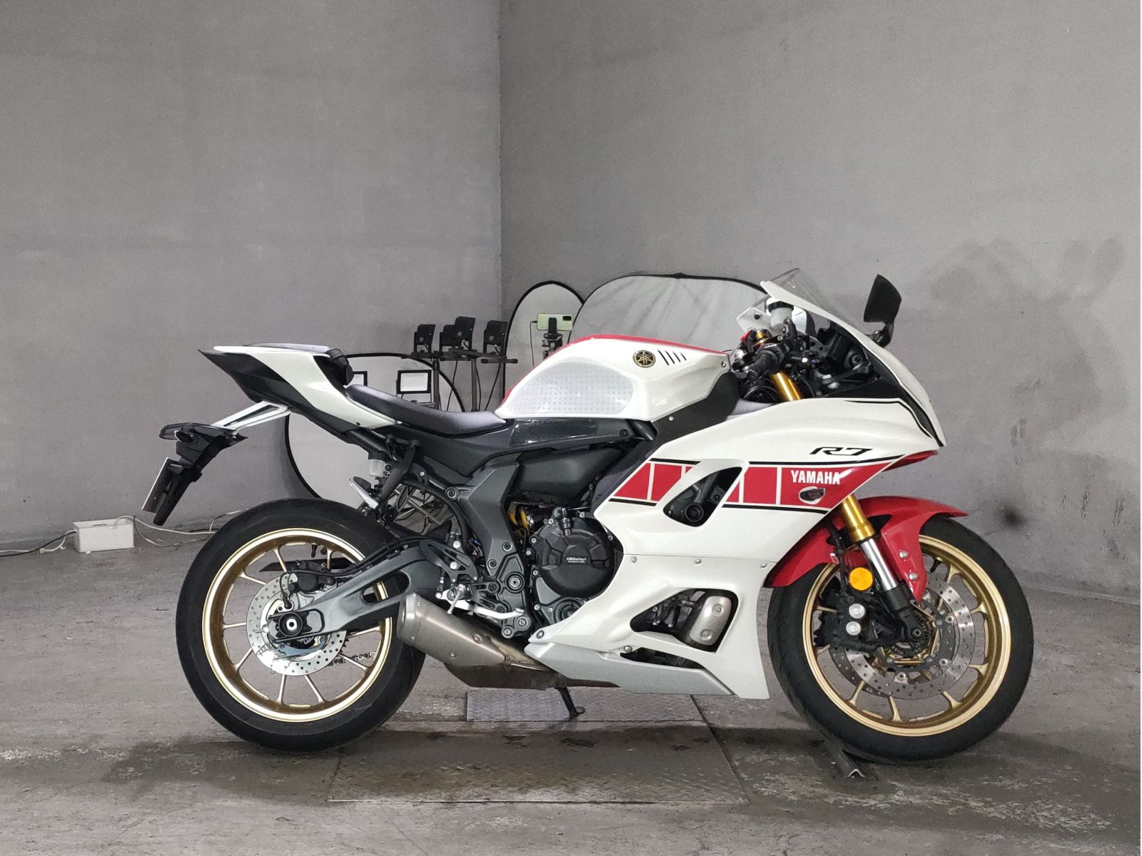 Yamaha YZF-R7