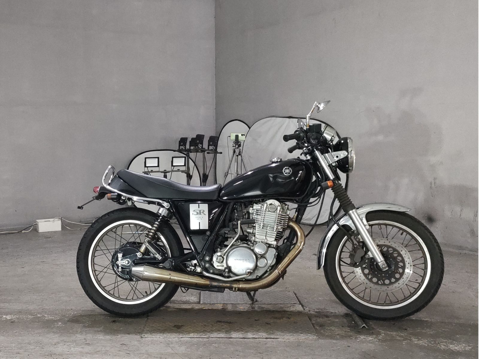 Yamaha SR400-1