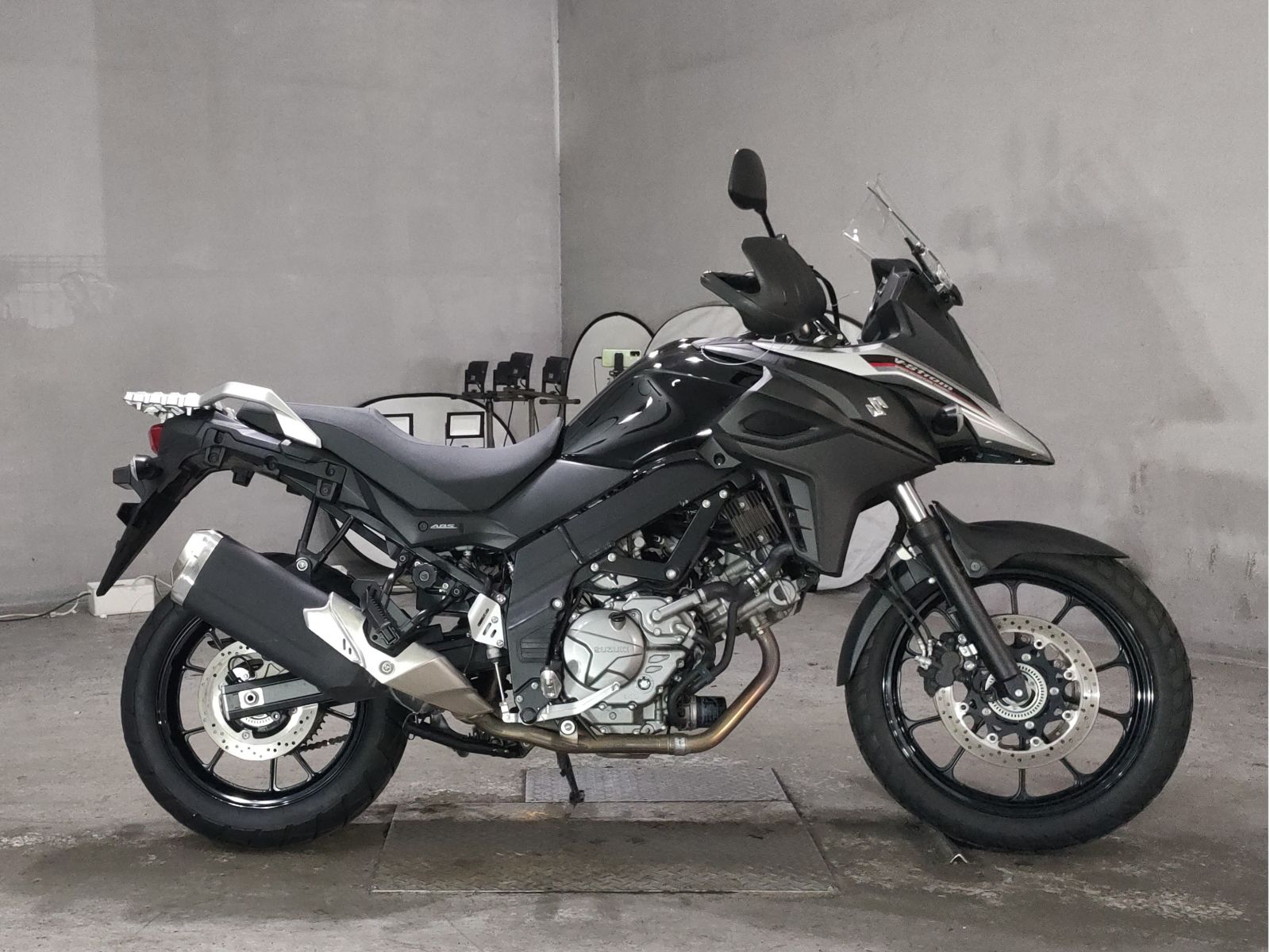 Suzuki V STROM650