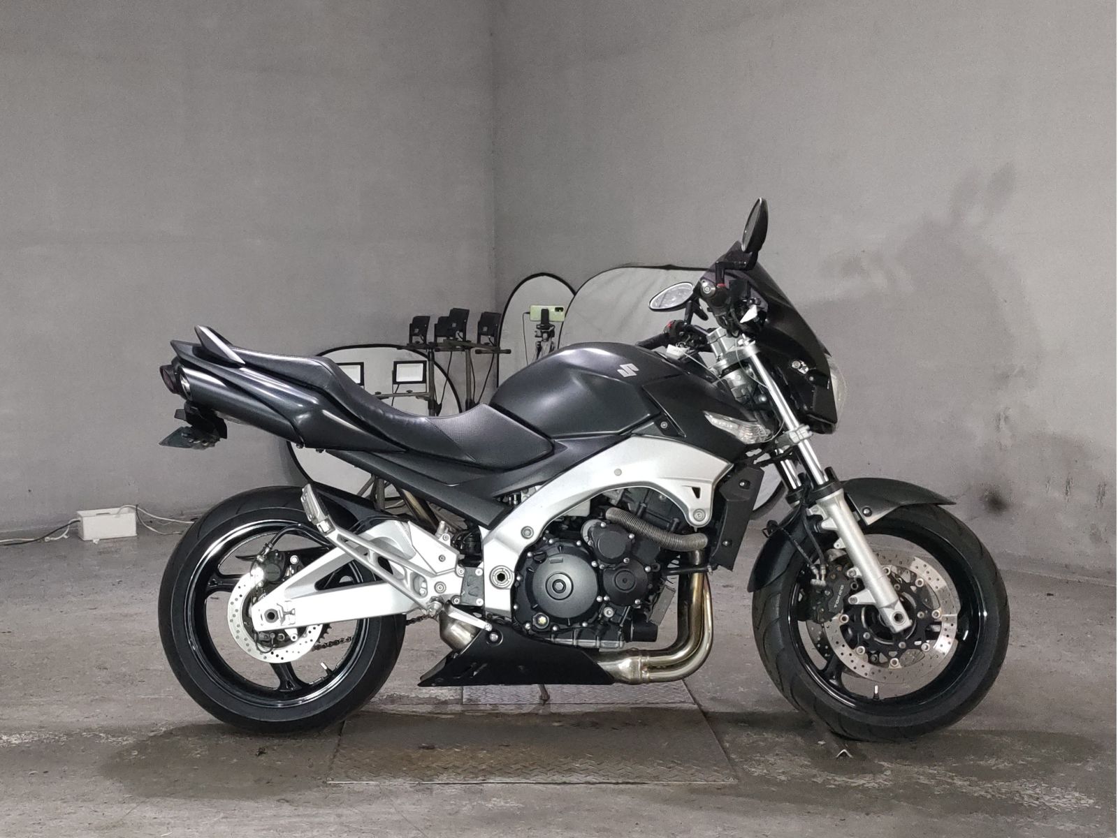 Suzuki GSR400