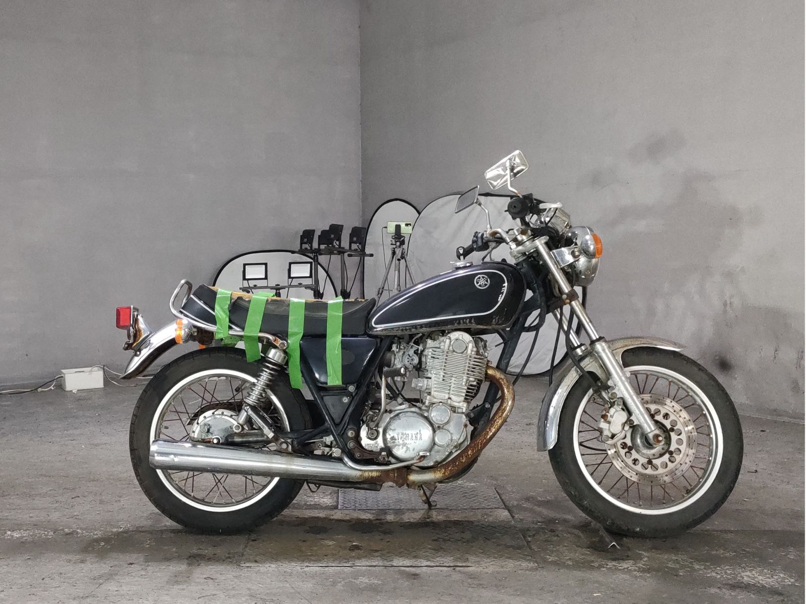 Yamaha SR400-1