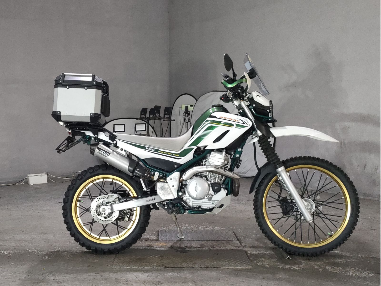 Yamaha SEROW 250