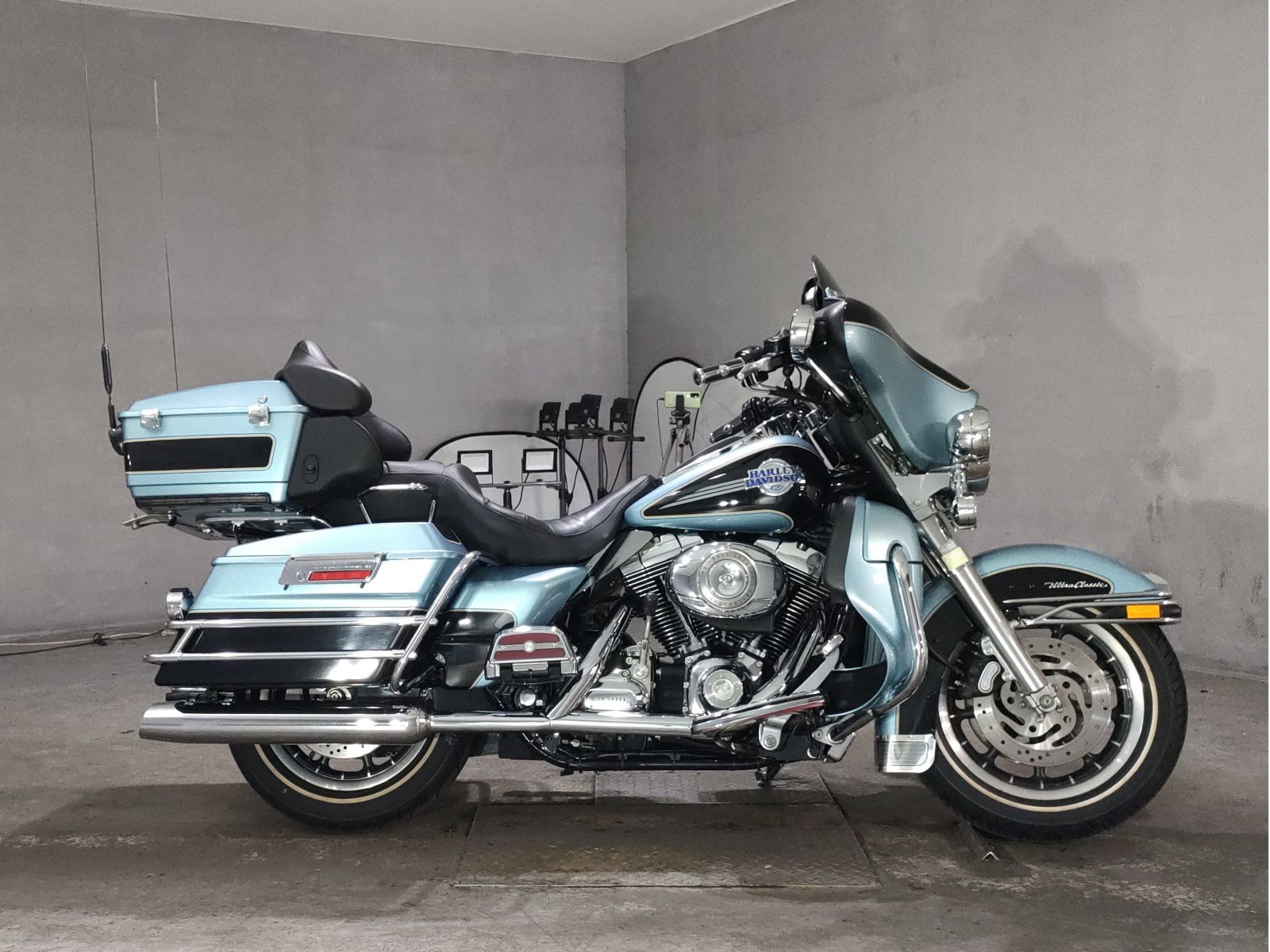 Harley-Davidson HARLEY FLHTCU1580