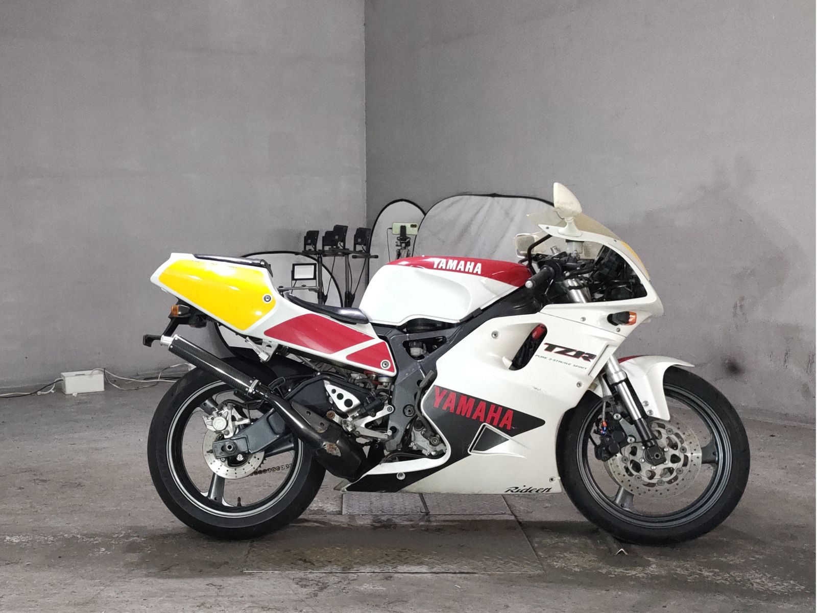 Yamaha TZR250R