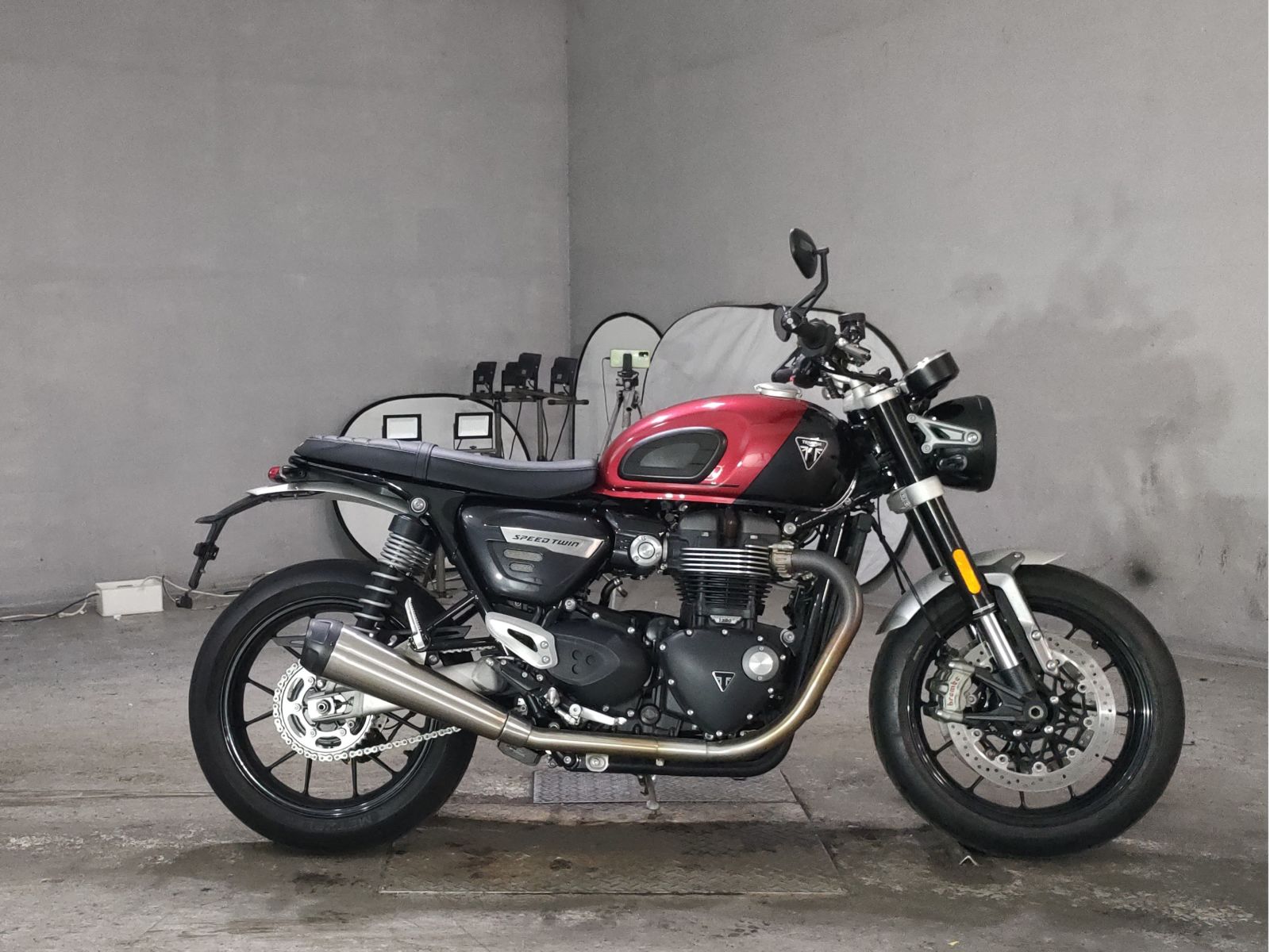 OTHER TRIUMPH SPEED TWIN