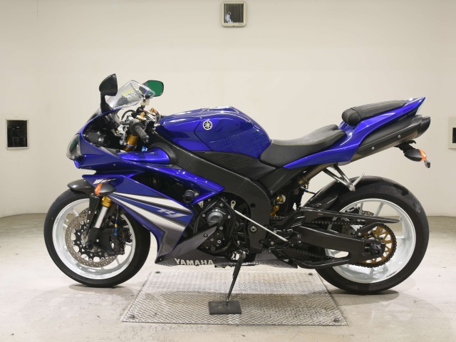 Yamaha YZF-R1