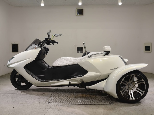 Yamaha MAXAM TRIKE