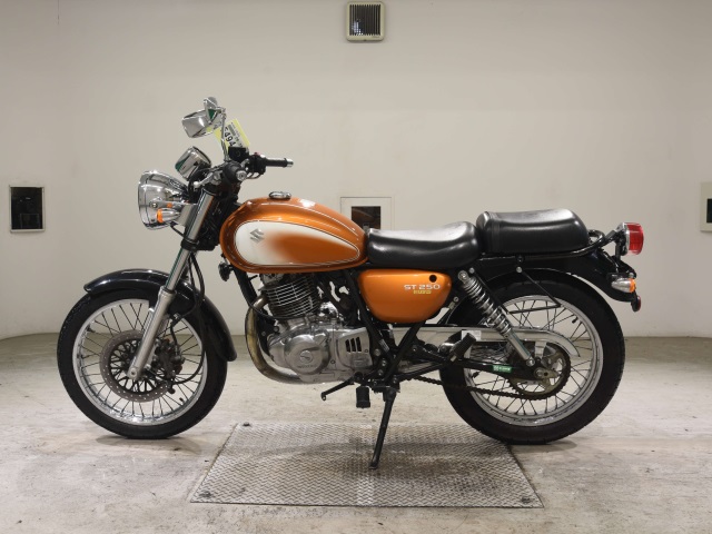 Suzuki ST250E