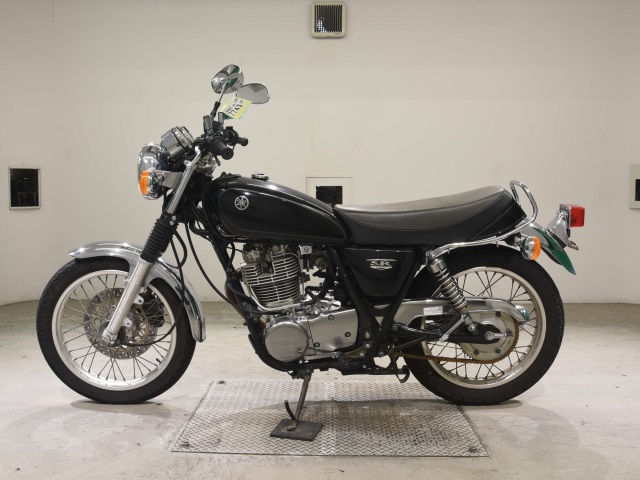 Yamaha SR400-4