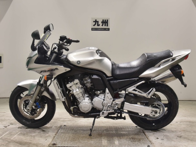 Yamaha FZS1000 FEATHER