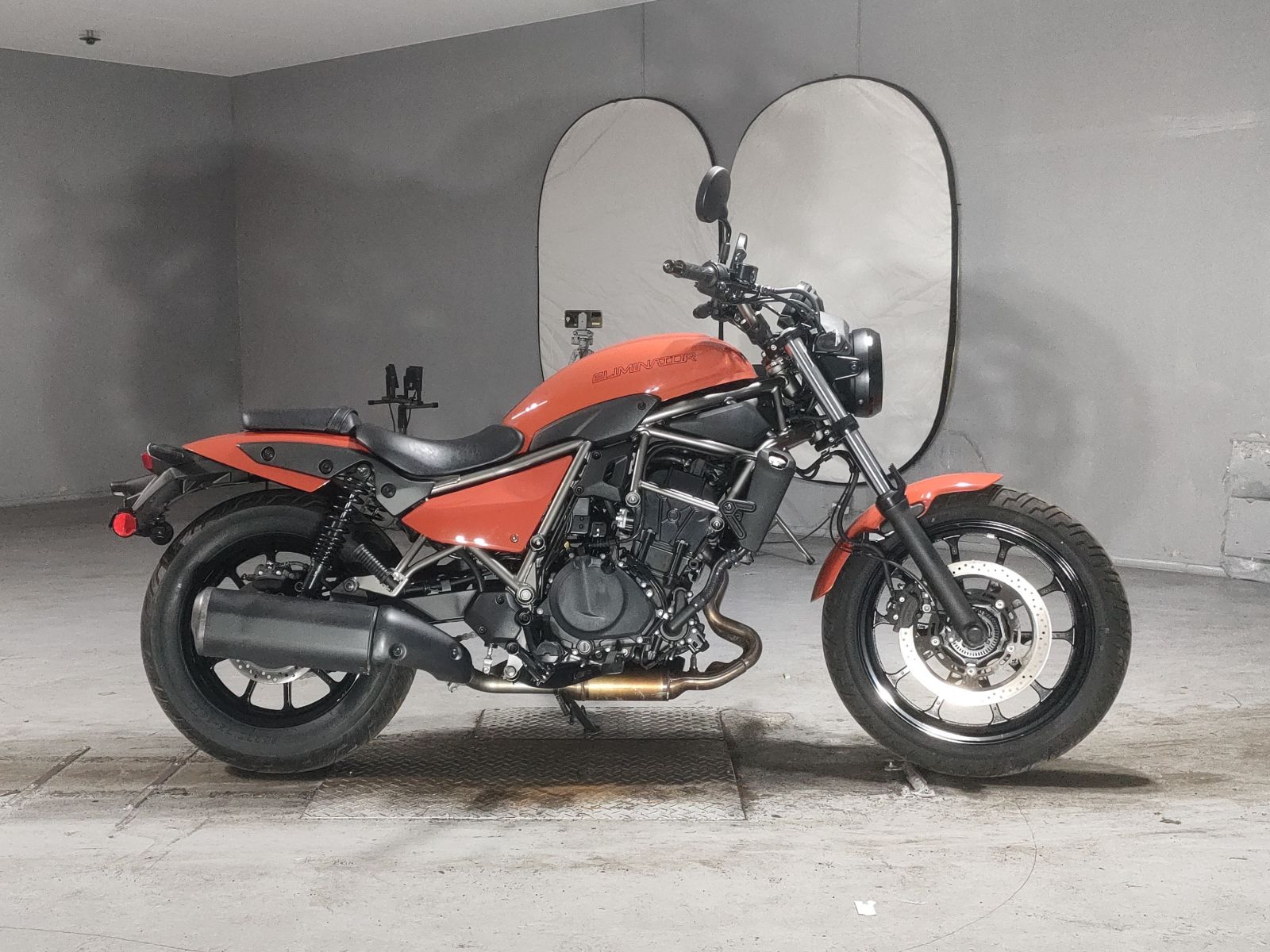 Kawasaki ELIMINATOR 400-1
