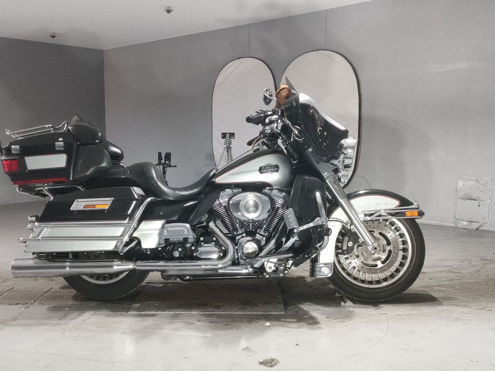 Harley-Davidson HARLEY FLHTCU1580