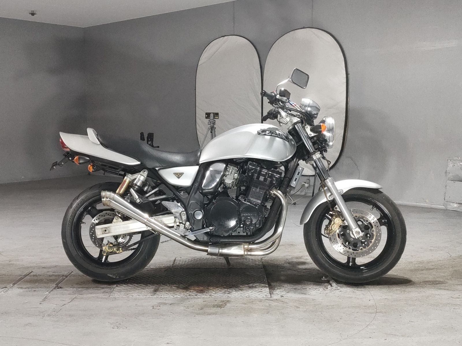 Suzuki INAZUMA 400