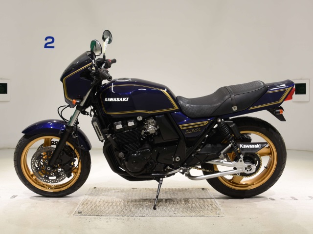 Kawasaki ZRX400