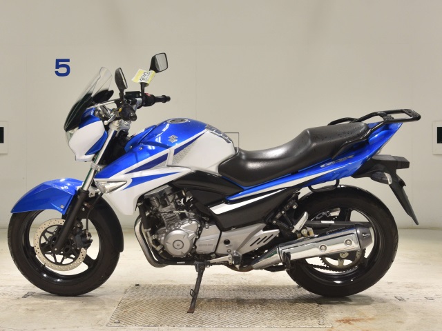 Suzuki GSR250