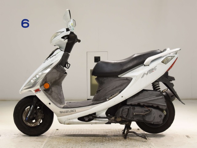 Suzuki GSR125