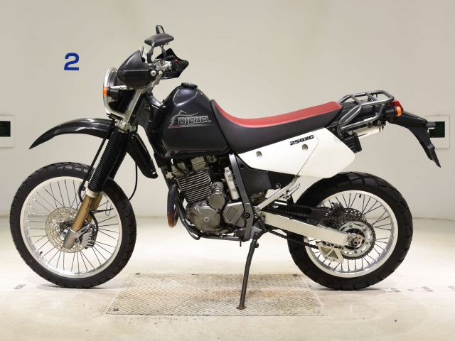 Suzuki DJEBEL250XC