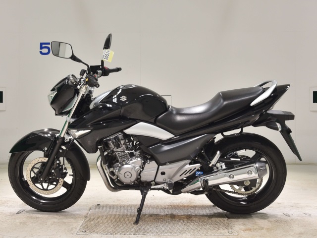 Suzuki GSR250