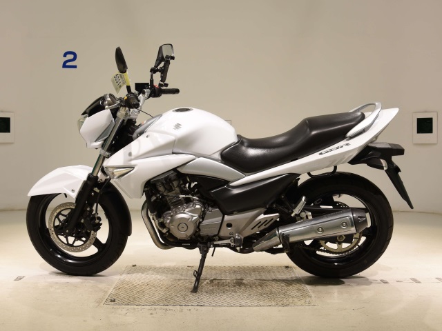 Suzuki GSR250
